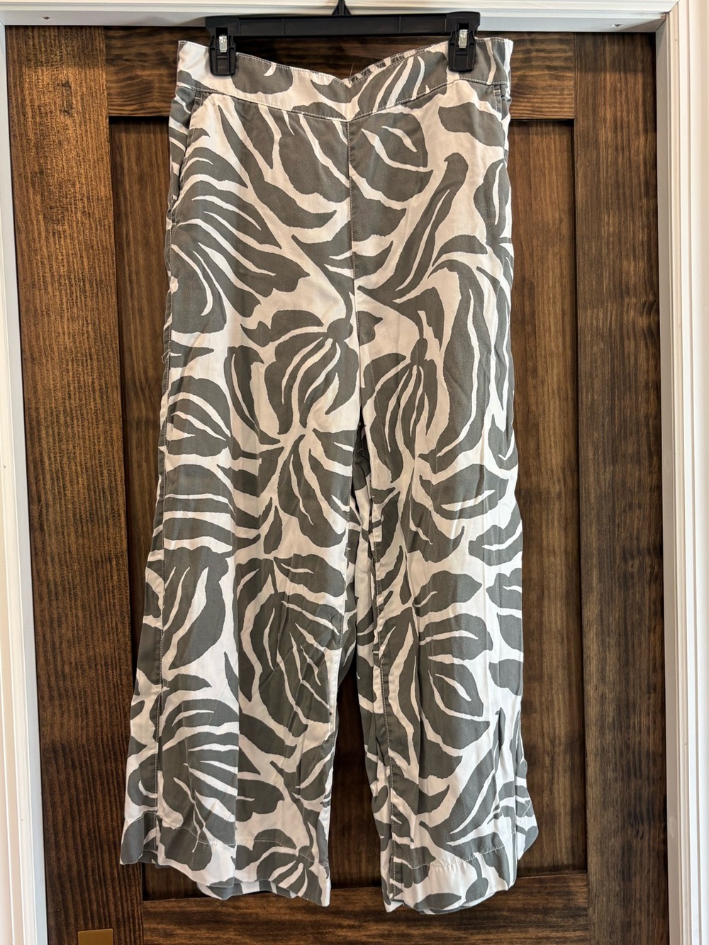Nicole Miller Wide Leg Zebra Print Linen Pants in Gray and White